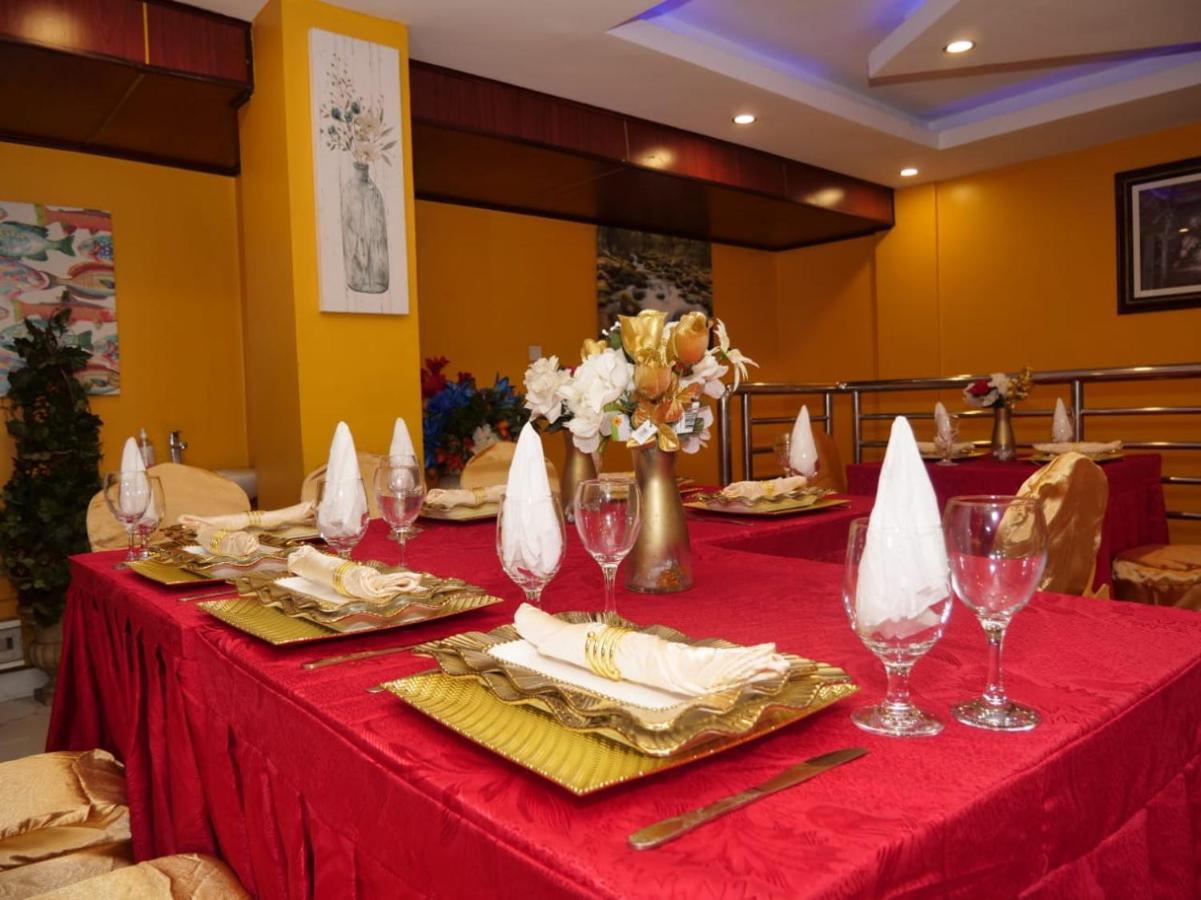 Marriot Metropolitan Hotel Douala Exterior foto