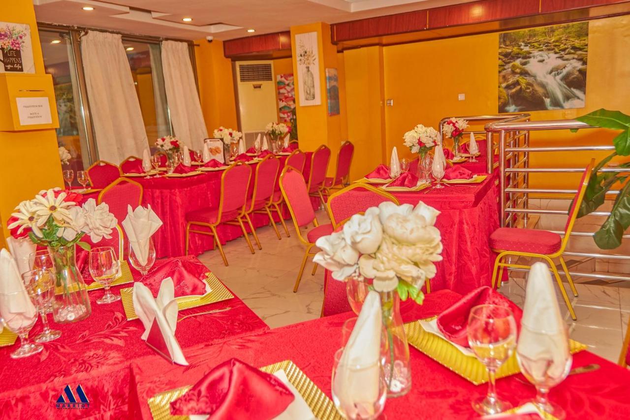 Marriot Metropolitan Hotel Douala Exterior foto